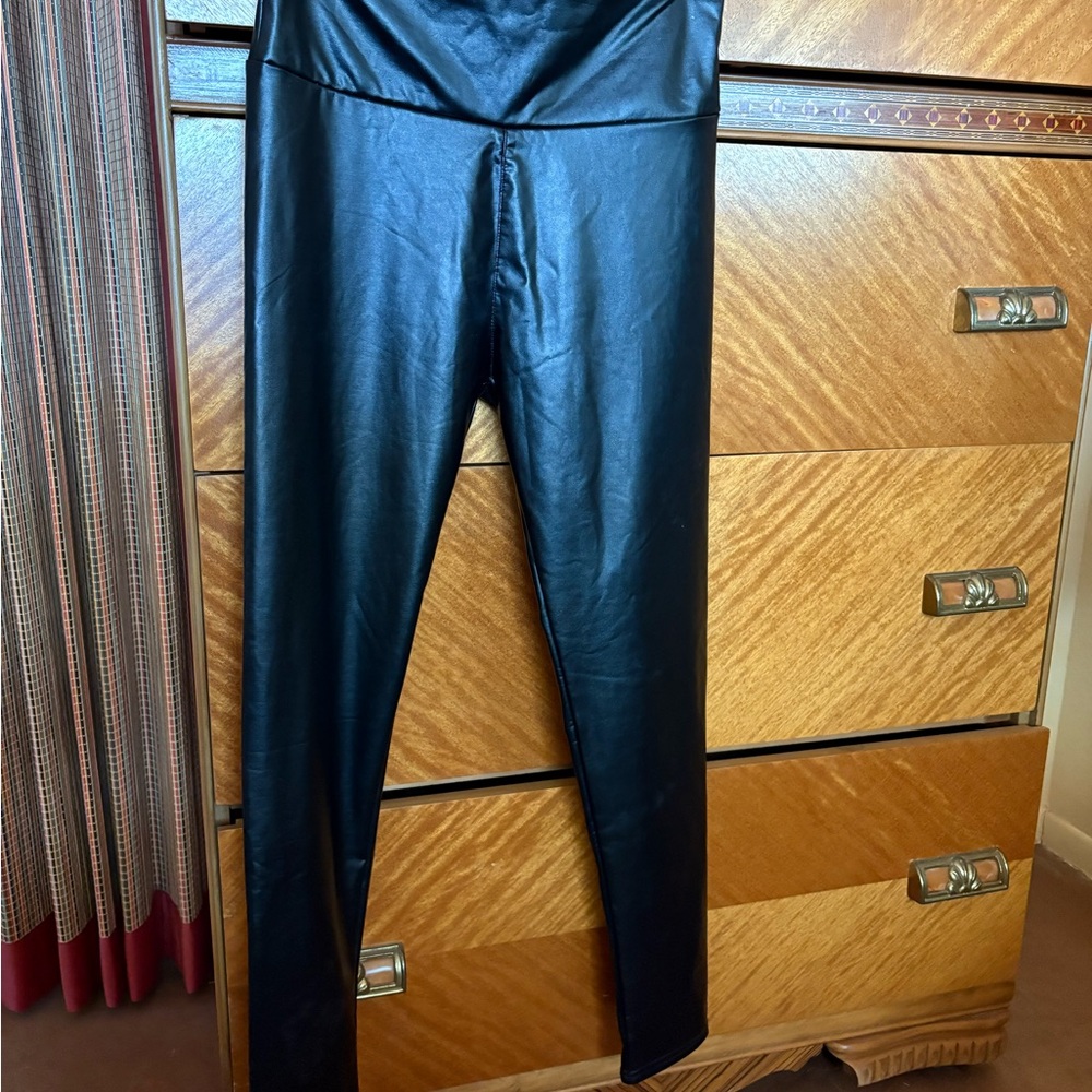 Faux leather leggings